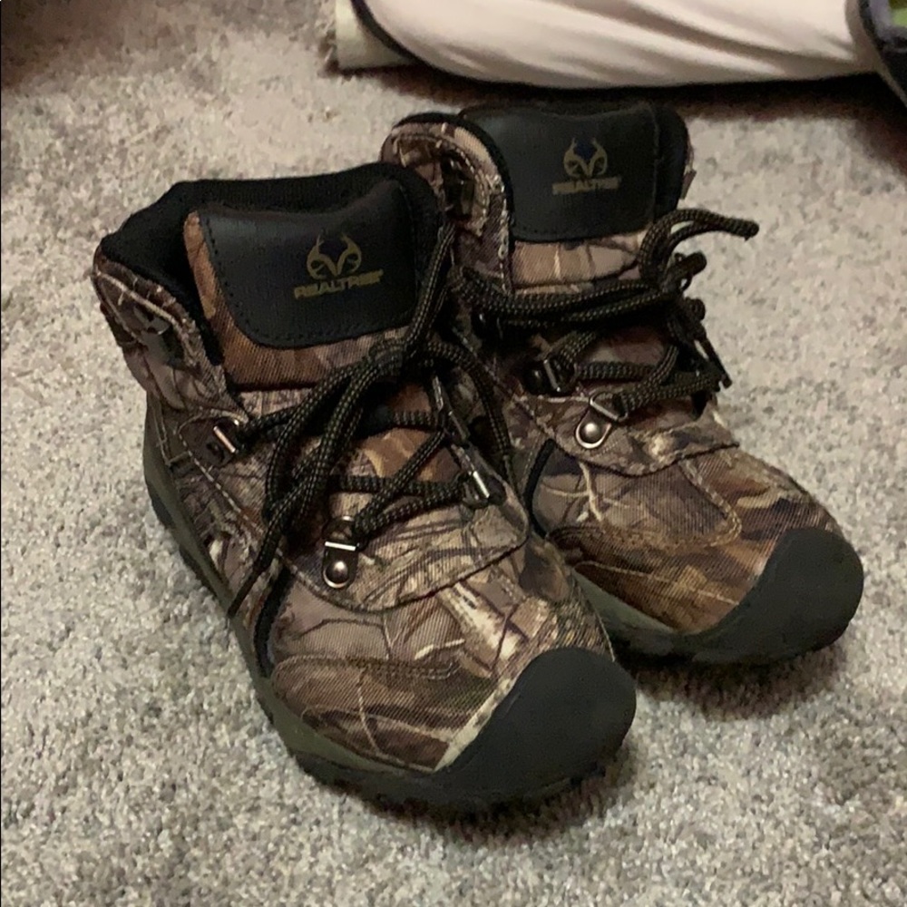 Boys hunting boots